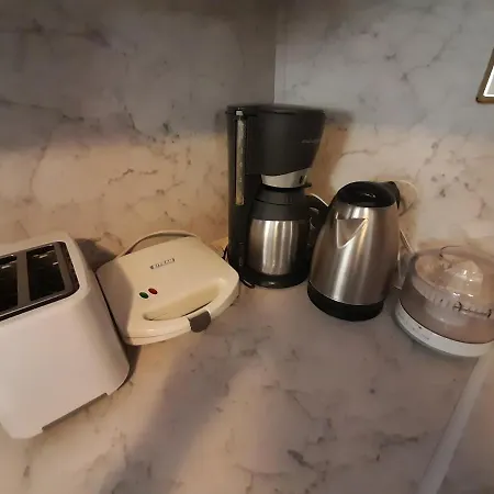 Of Byron בית הארחה קסטרקיון