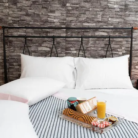 Of Byron בית הארחה קסטרקיון