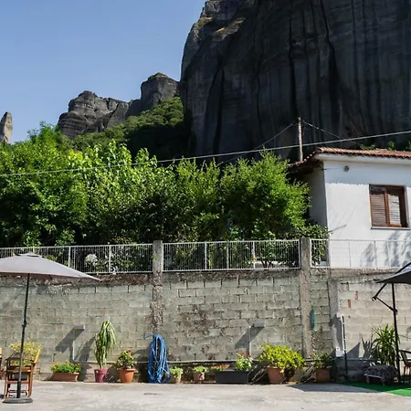 Of Byron בית הארחה קסטרקיון